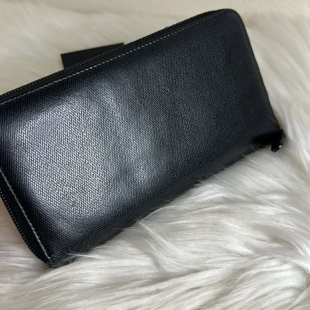 💯Authentic Chanel Leather Zipped Around Long Wallet 🍀